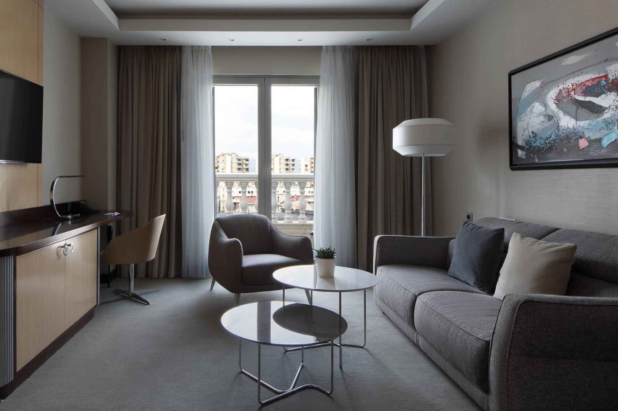 Skopje Marriott Hotel Exterior photo Suite
